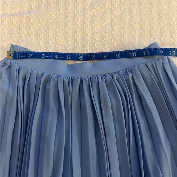 American Eagle Outfitters High-Waisted Pleated Midi Skirt - Size S - Picture 8 of 10